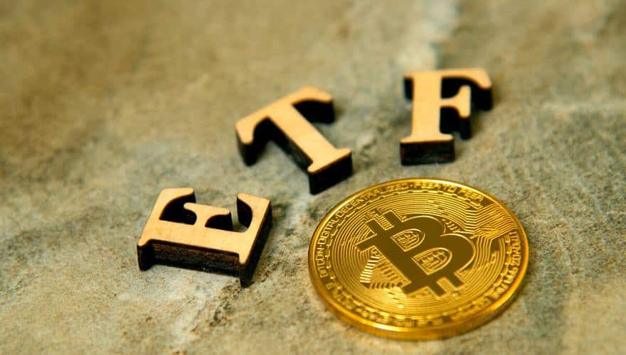 ETF چیست؟ آشنایی با صندوقهای قابل معامله در بورس
